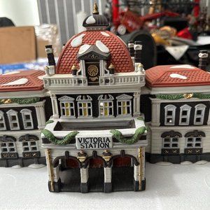 Dept 56 Victoria Station 1989 Lighted Handpainted Dickens Village Series Heritag